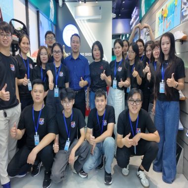 Đan Vợt Cầu Lông Là Gì? Khi Nào Cần Đan Lại Và Giá Bao Nhiêu?